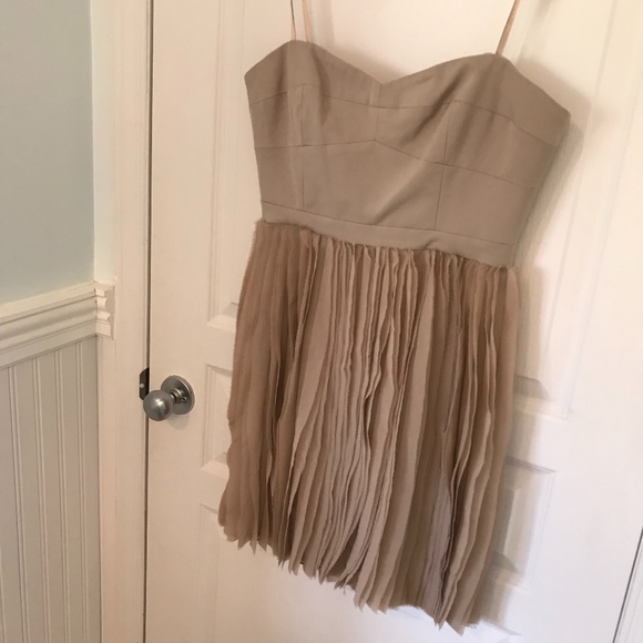 BEIGE STRAPLESS PLEATED PUMICE DRESS NWT - Picture 2 of 7